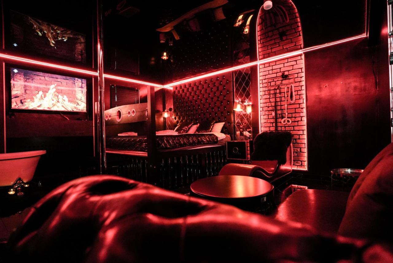 Grey Secret Champagne Apartment